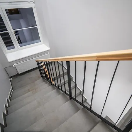 Airport-bus - 13 North - 1 Apartment *